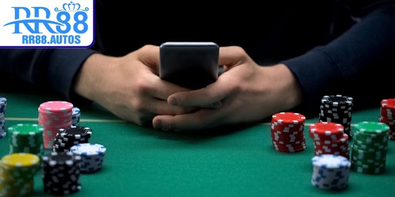 Phân tích dữ liệu và lịch sử khi xuống tiền